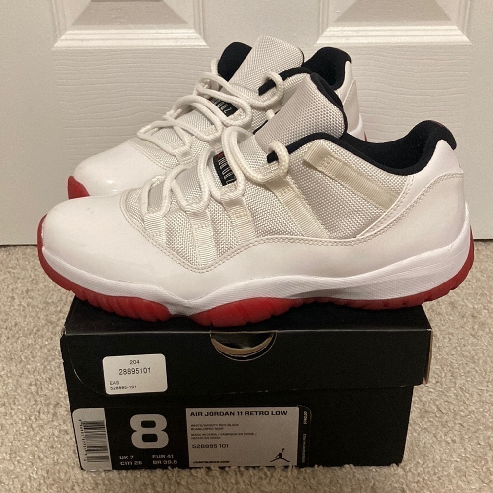 AIR JORDAN 11 RETRO LOW 'CHERRY BOTTOM'